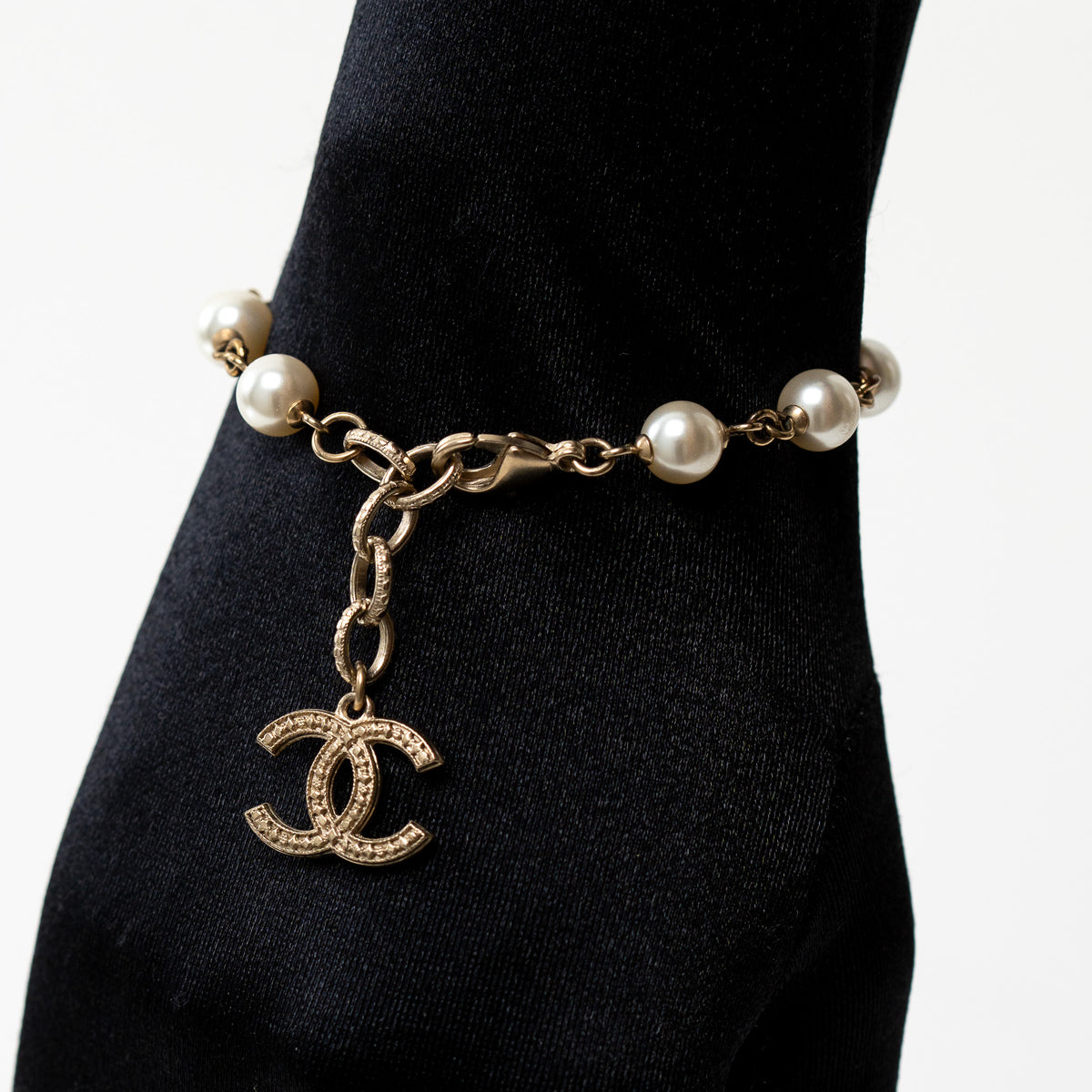 Pre-Loved Chanel™ Gold Chain and Pearl Bracelet