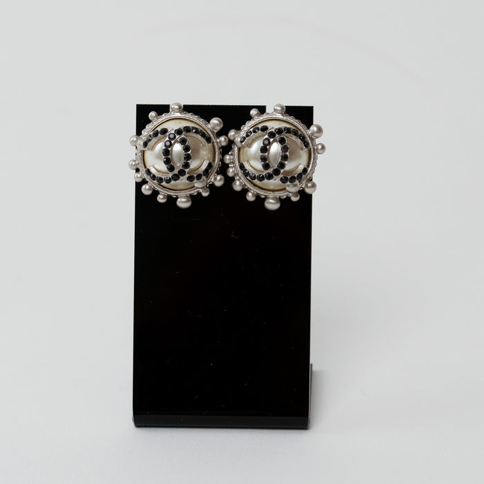 Pre-Loved Chanel™ Silver Tone Faux Pearl Earring Embellished with Black Crystals