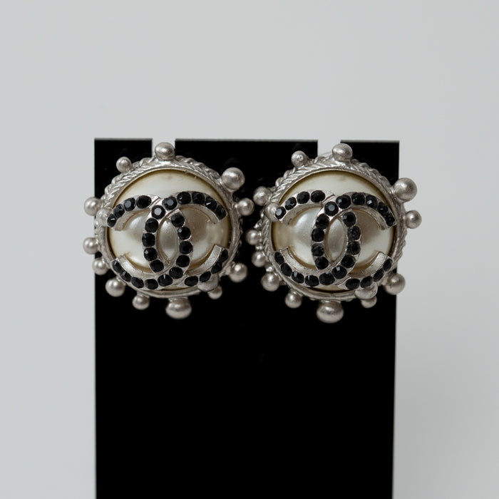 Pre-Loved Chanel™ Silver Tone Faux Pearl Earring Embellished with Black Crystals