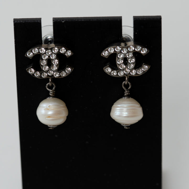 Pre-Loved Chanel™ Silver Tone Crystal Embellished Pearl Drop Earrings