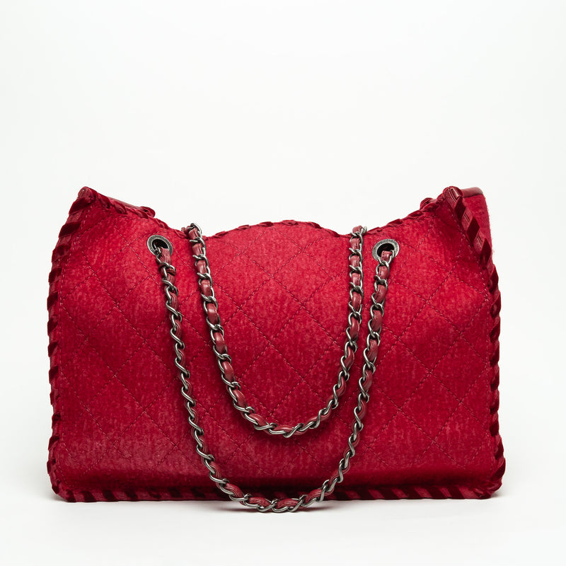 Pre-Loved Chanel ™ Raspberry Red Wool Felt Tote