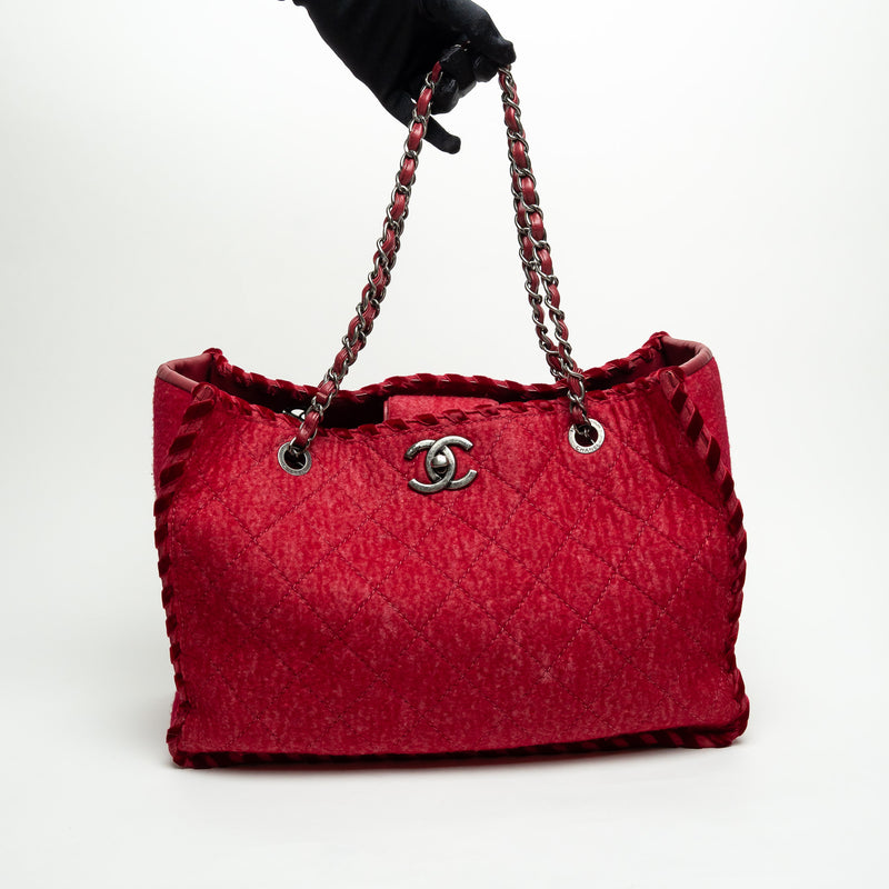 Pre-Loved Chanel ™ Raspberry Red Wool Felt Tote