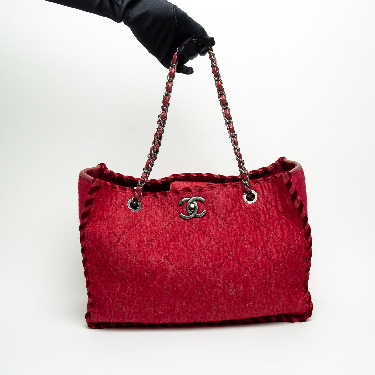 Pre-Loved Chanel ™ Raspberry Red Wool Felt Tote