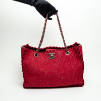 Pre-Loved Chanel ™ Raspberry Red Wool Felt Tote