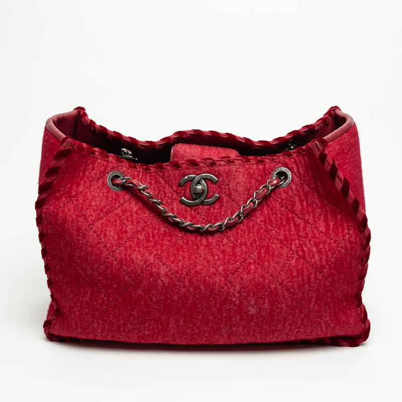 Pre-Loved Chanel ™ Raspberry Red Wool Felt Tote