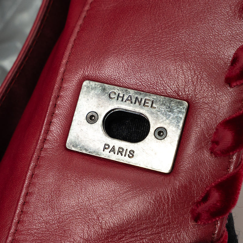 Pre-Loved Chanel ™ Raspberry Red Wool Felt Tote