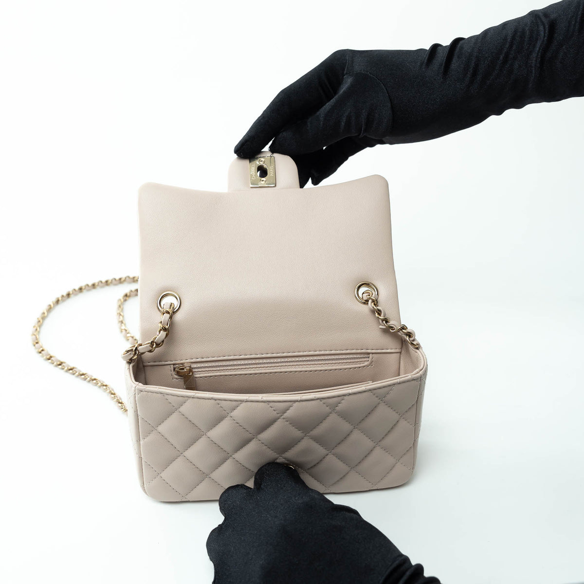 Pre-Loved Chanel™ nude Grained Leather Mini Flap Bag