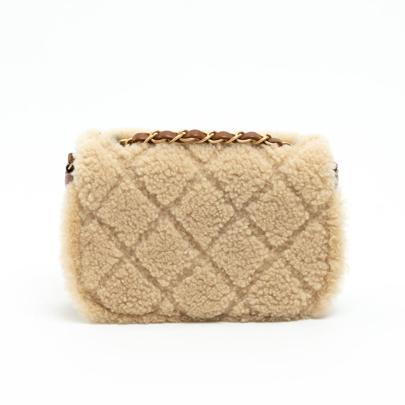 Pre-Loved Chanel™ Brown Lambskin Leather and Shearling Crossbody Bag