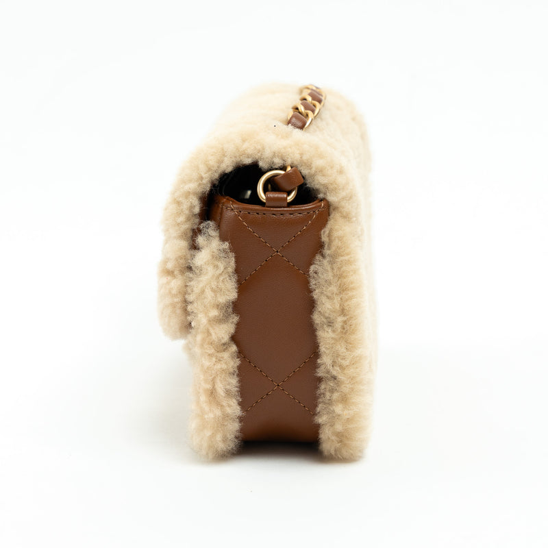 Pre-Loved Chanel™ Brown Lambskin Leather and Shearling Crossbody Bag