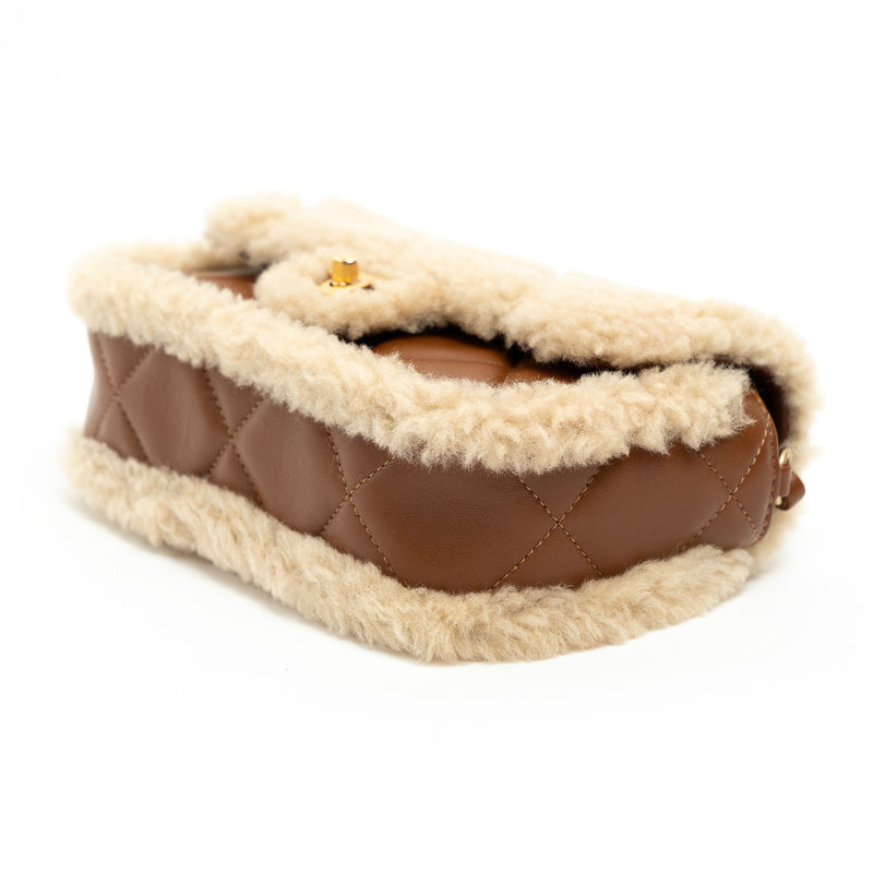 Pre-Loved Chanel™ Brown Lambskin Leather and Shearling Crossbody Bag