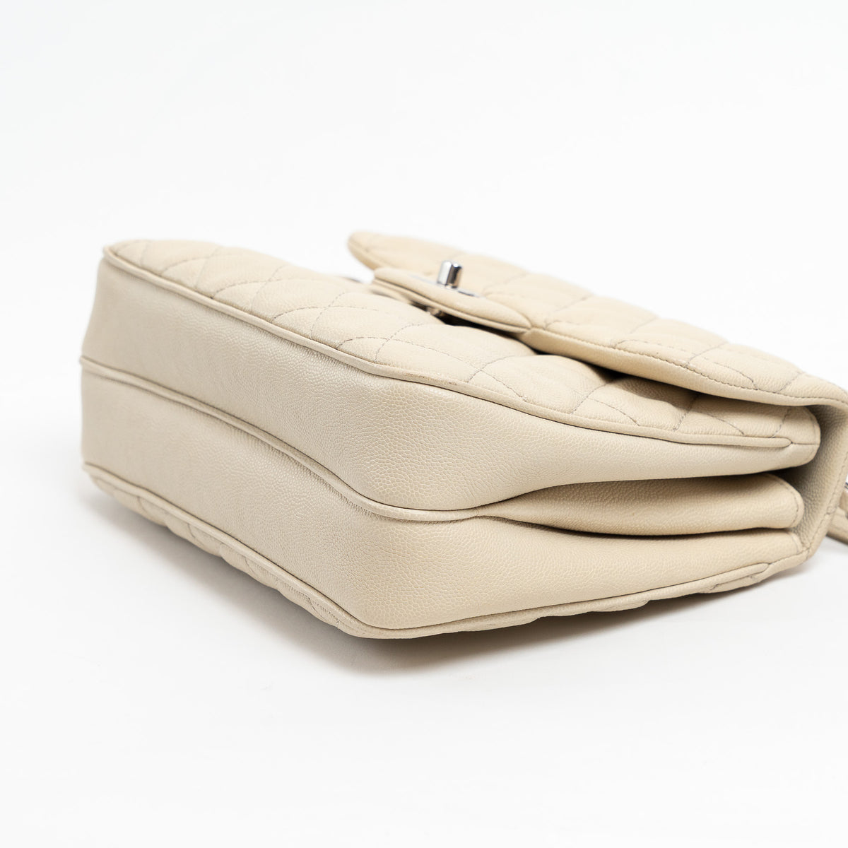 Pre-Loved Chanel™ Ivory Pebbled Leather Medium Urban Companion Flap Bag