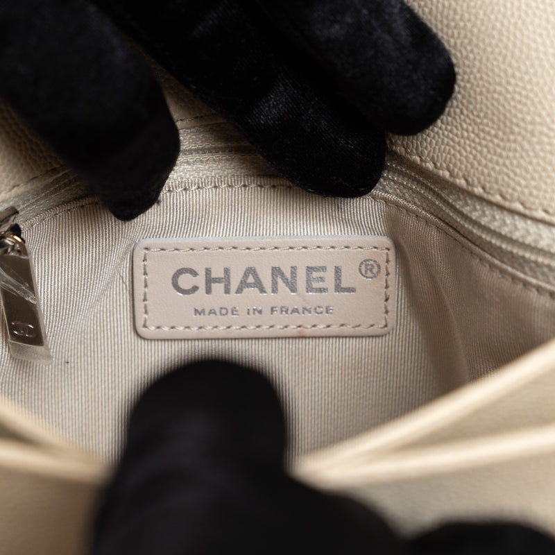 Pre-Loved Chanel™ Ivory Pebbled Leather Medium Urban Companion Flap Bag
