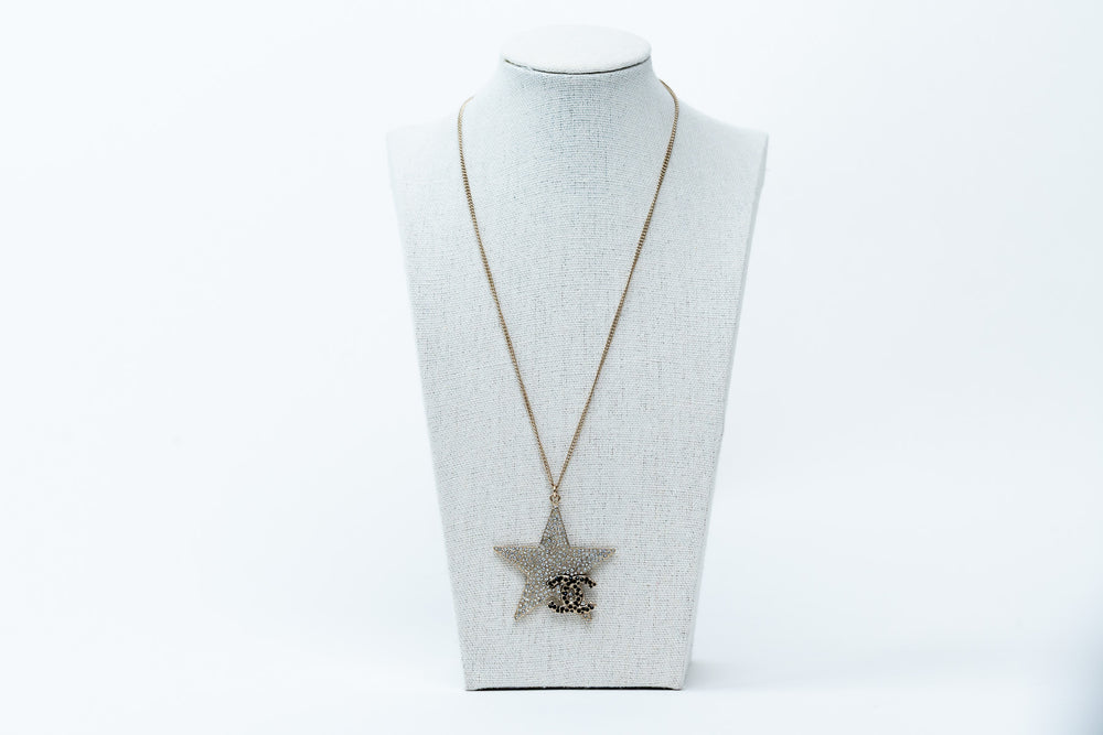 star pendant necklace (front)