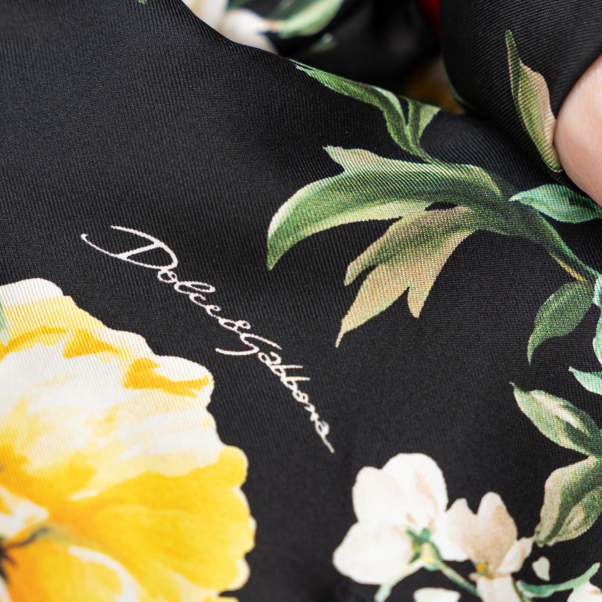 Dolce & Gabbana Black Multicolour Silk Floral Button Up Size 42