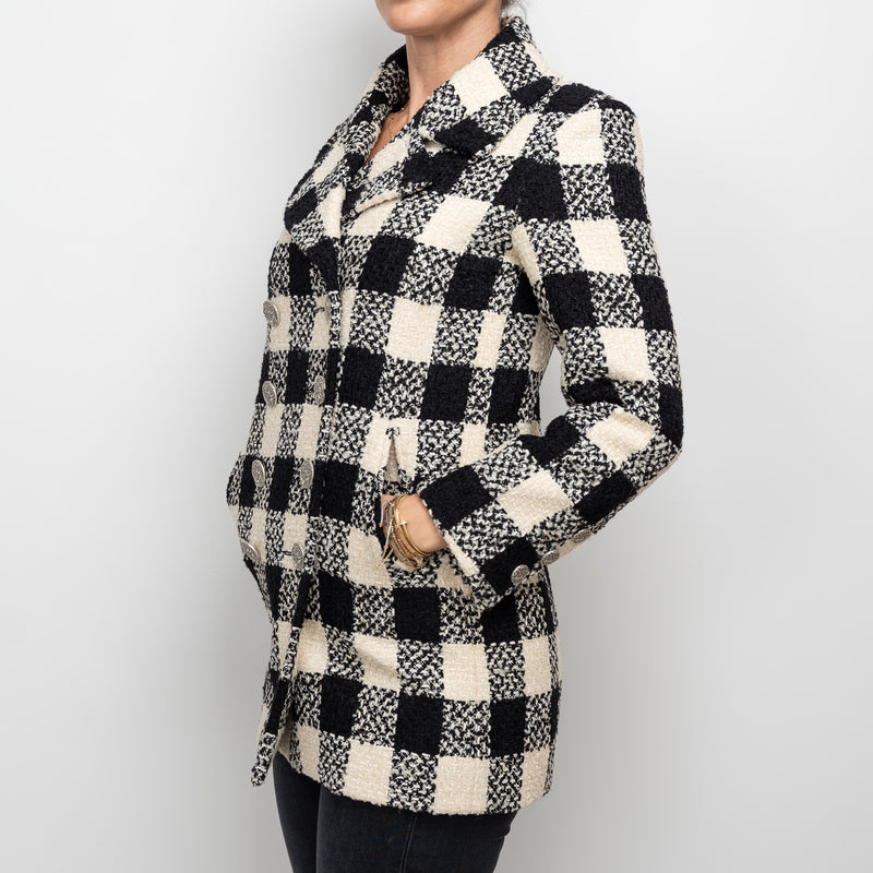 Pre-Loved Chanel™ White and Black Tweed Checkered Coat Size 36