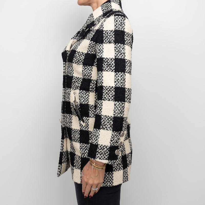 Pre-Loved Chanel™ White and Black Tweed Checkered Coat Size 36
