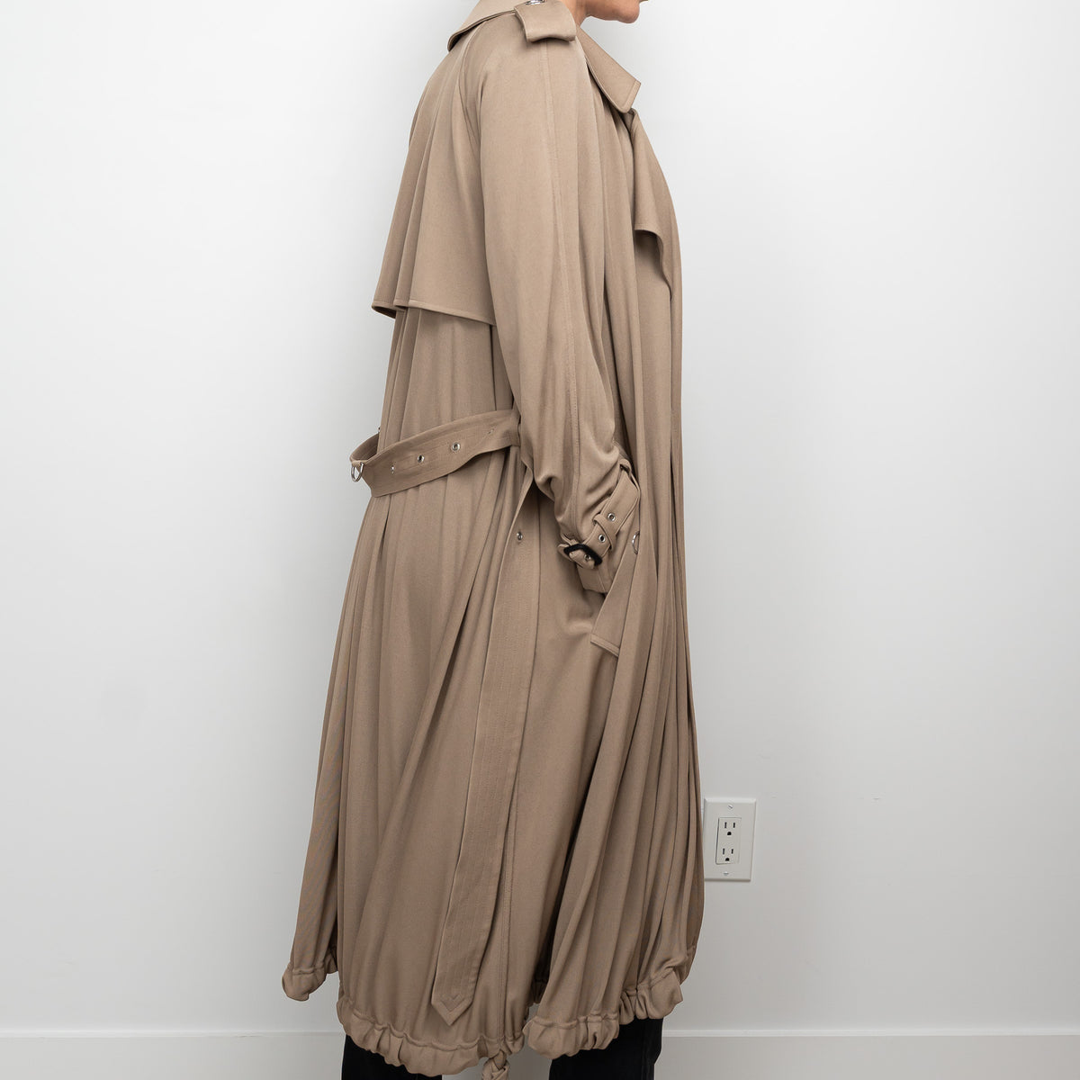 Burberry Beige Belted Pleated Trench Coat Size 2
