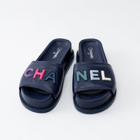 Pre-Loved Chanel™ Navy Smooth Leather Slides Size 37