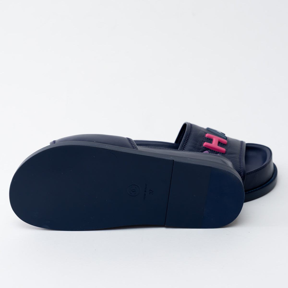 Pre-Loved Chanel™ Navy Smooth Leather Slides Size 37
