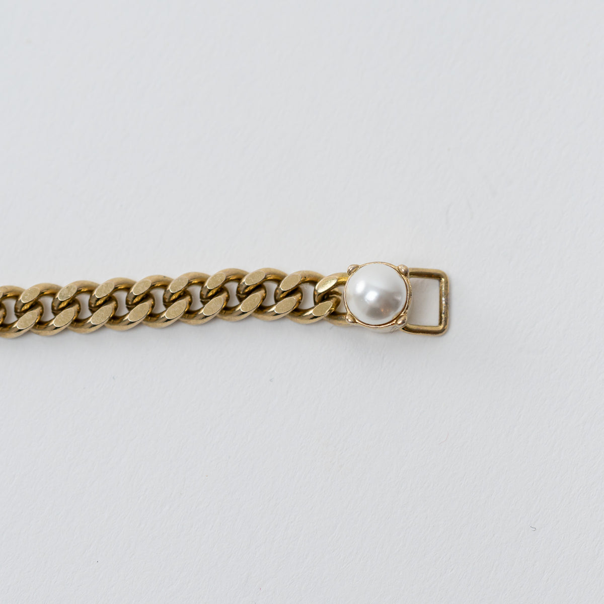 Gucci Pearl Flower with Interlocking Gold GG Chain Bracelet