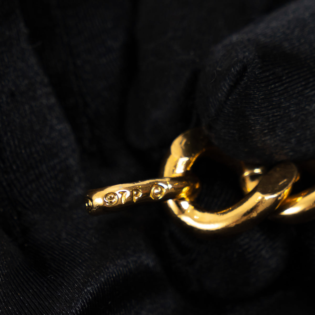 Pre-Loved Chanel™ Gold Tone 31 Rue Cambon Chain Belt