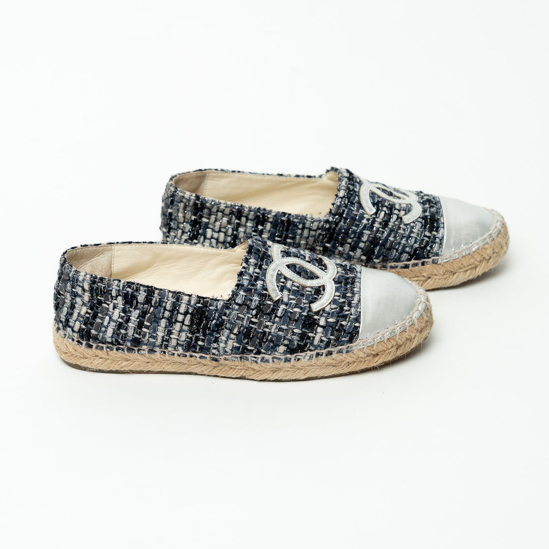 Pre-Loved Chanel™ Black and Slate Grey Tweed Espadrilles with Silver Metallic Details Size 37