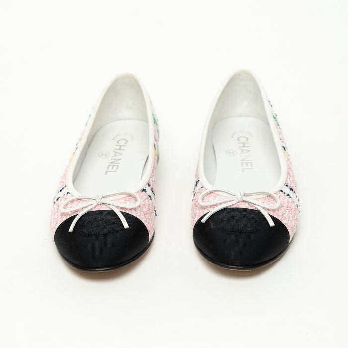 Pre-Loved Chanel™ Pink and White Multicolor Tweed Ballet Flats Size 36.5C