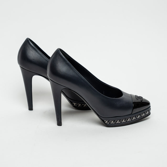Pre-Loved Chanel™ Navy Calfskin Leather Pumps Size 36