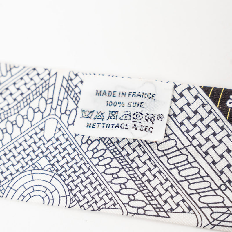 Hermes Black, White, and Red Multicolour Silk Objets De Curiosite Twilly
