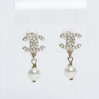 Pre-Loved Chanel™ Gold Tone Faux Pearl Inset & Pearl Drop Clip On Earrings