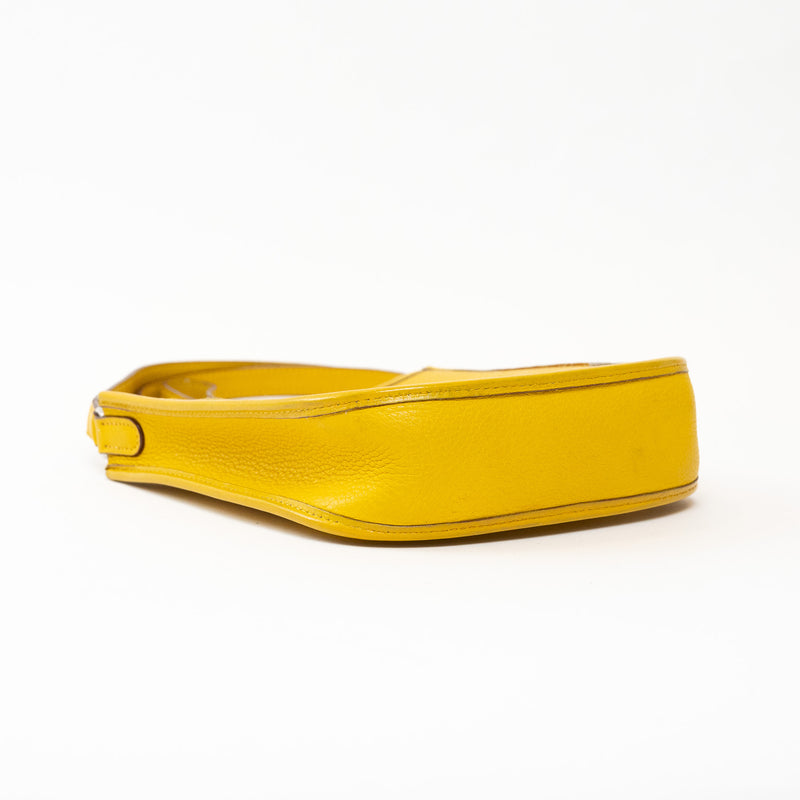 Hermes Jaune Ambre Clemence Mini Evelyn 16 Bag