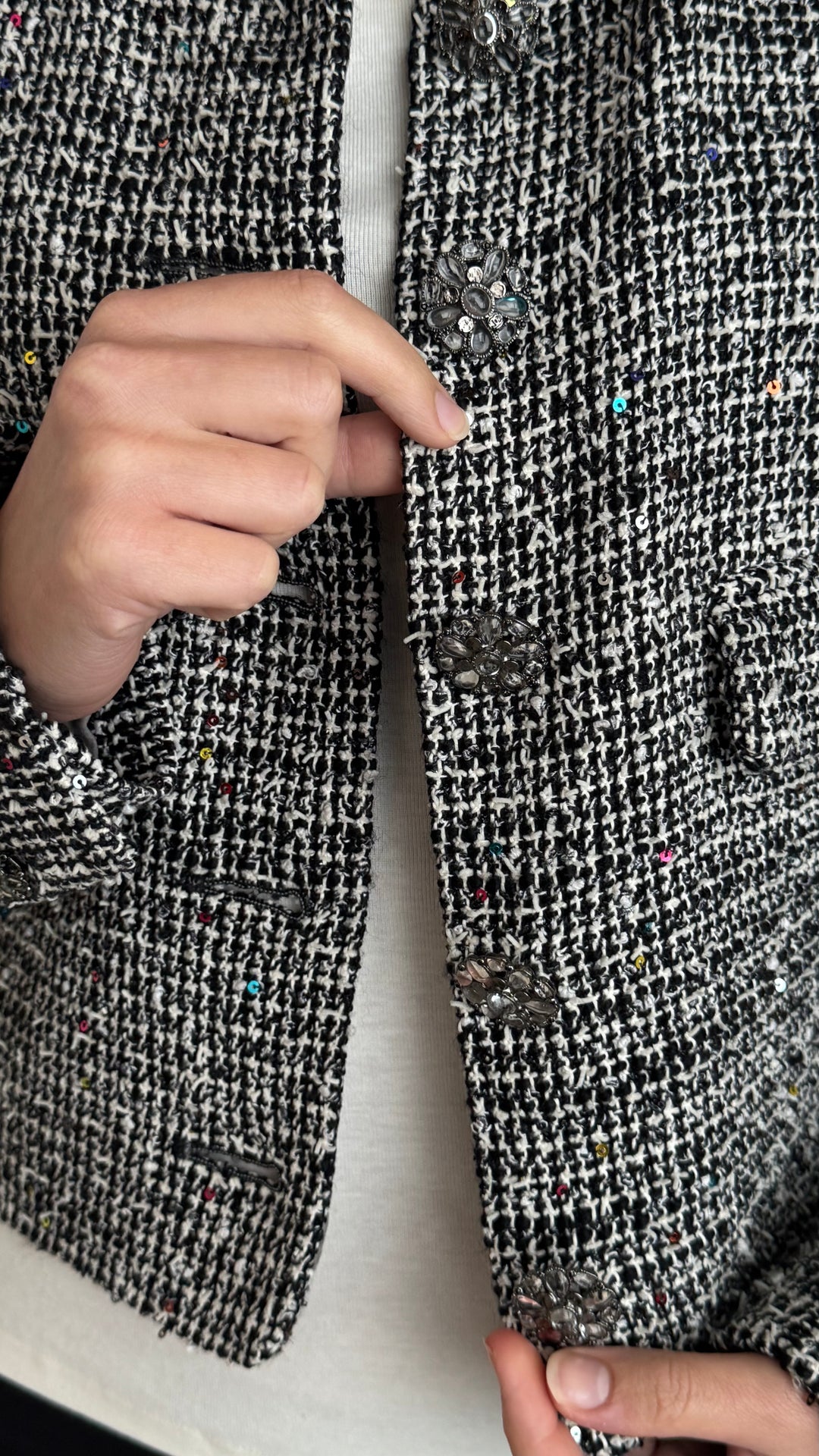 Pre-Loved Chanel™ Black, Grey, White, Sequin Tweed Blazer Size 38