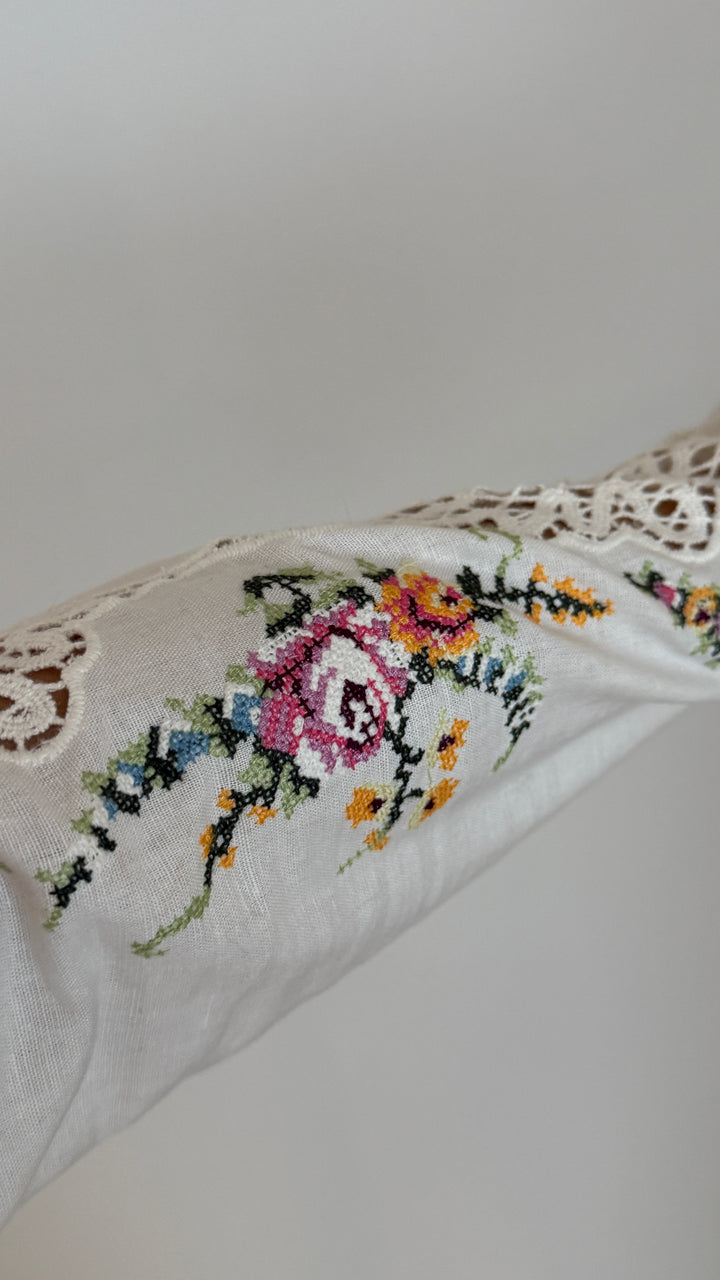 Zimmerman White Linen and Cotton Top & Shorts Set with Frill Trim and Floral Embroidered Details Size 0