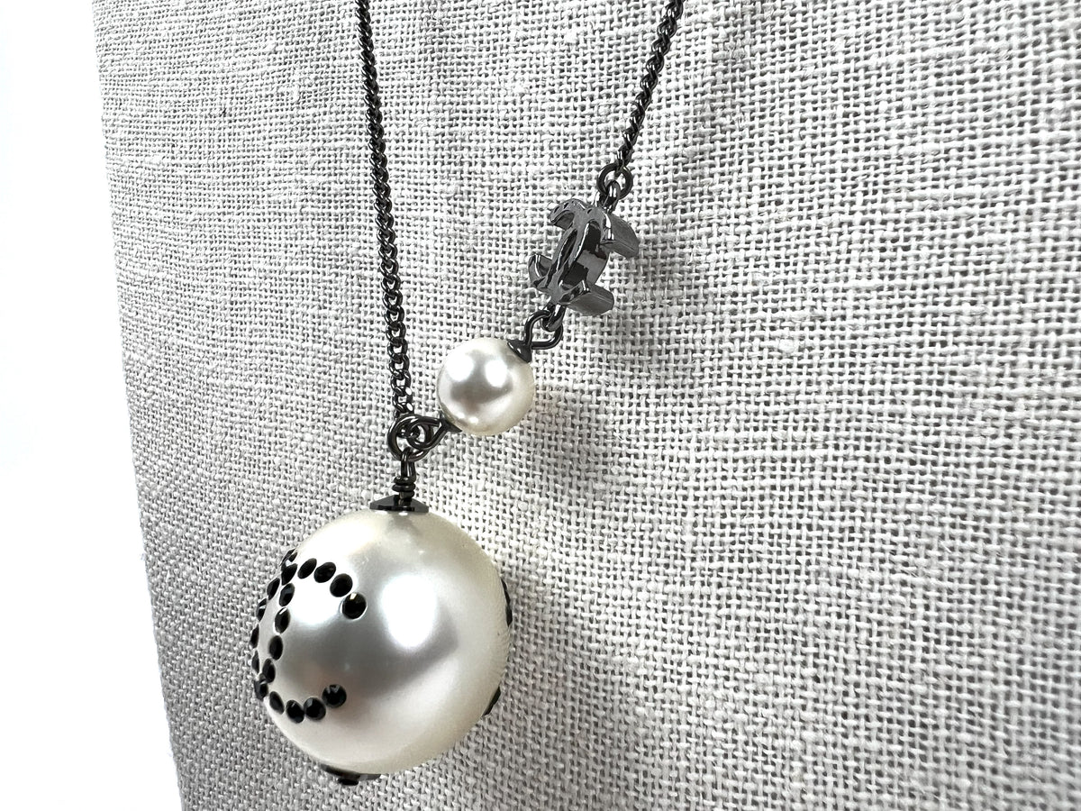 Excellent Pre-Loved Blue Crystal Embellished Logo Faux Pearl Chain Long Necklace.(close up)