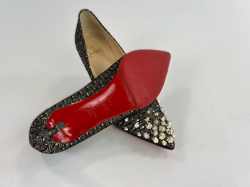 Excellent Pre-Loved Black and Gold Fabric Point Toe Heels with Gold Studs. (bottom)