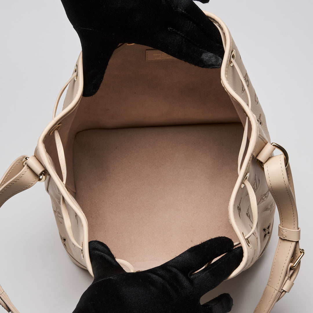 Louis Vuitton Beige Calfskin Perforated Leather Petit Noe Broderie Anglaise Bucket Bag