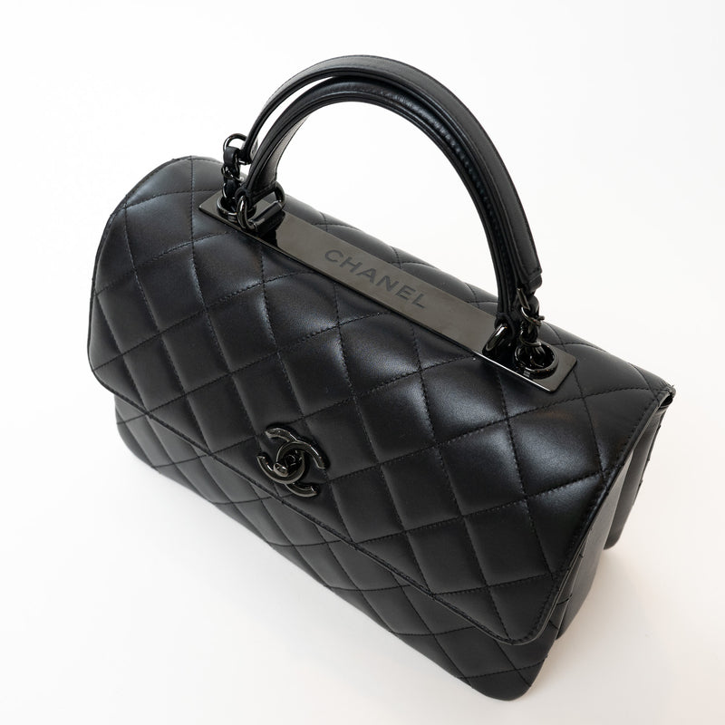 Pre-Loved Chanel™ Black Grained Quilted Leather Large Trendy Bag