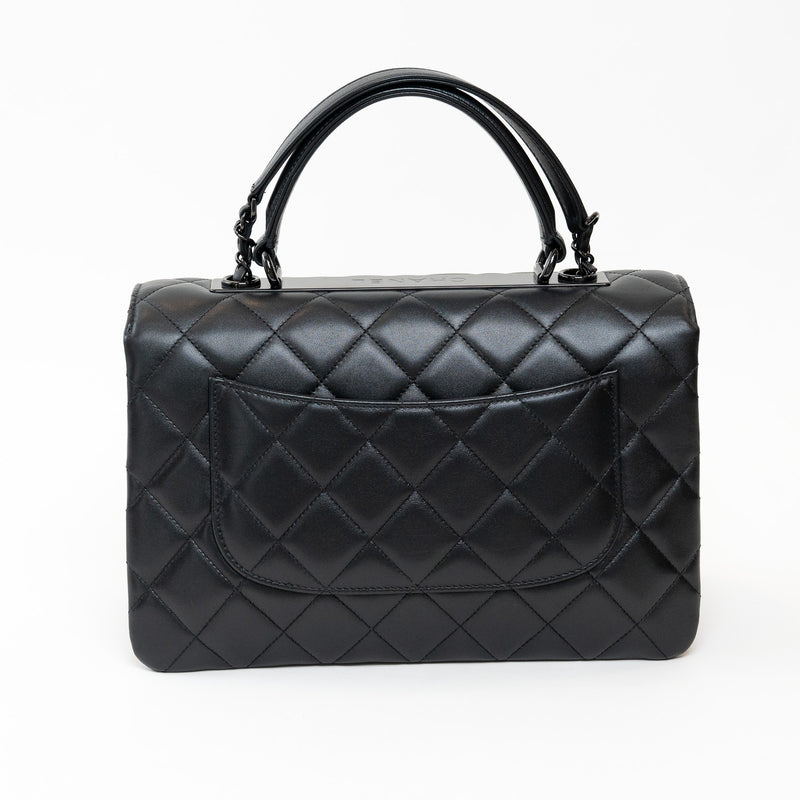 Pre-Loved Chanel™ Black Grained Quilted Leather Large Trendy Bag