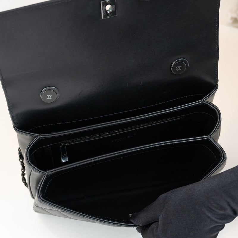 Pre-Loved Chanel™ Black Grained Quilted Leather Large Trendy Bag