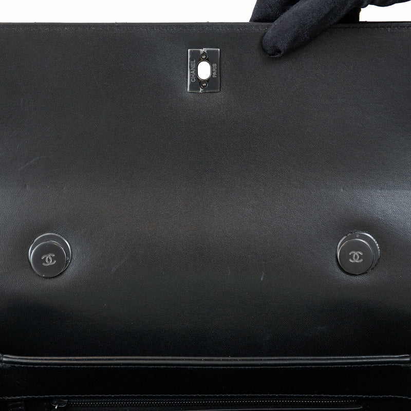 Pre-Loved Chanel™ Black Grained Quilted Leather Large Trendy Bag