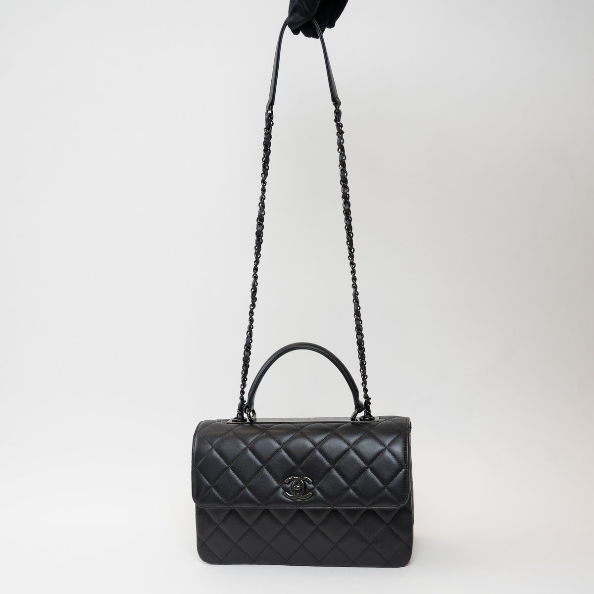 Pre-Loved Chanel™ Black Grained Quilted Leather Large Trendy Bag