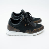 Louis Vuitton Black Mesh/Monogram Low Top Sneakers Approx. Size 9