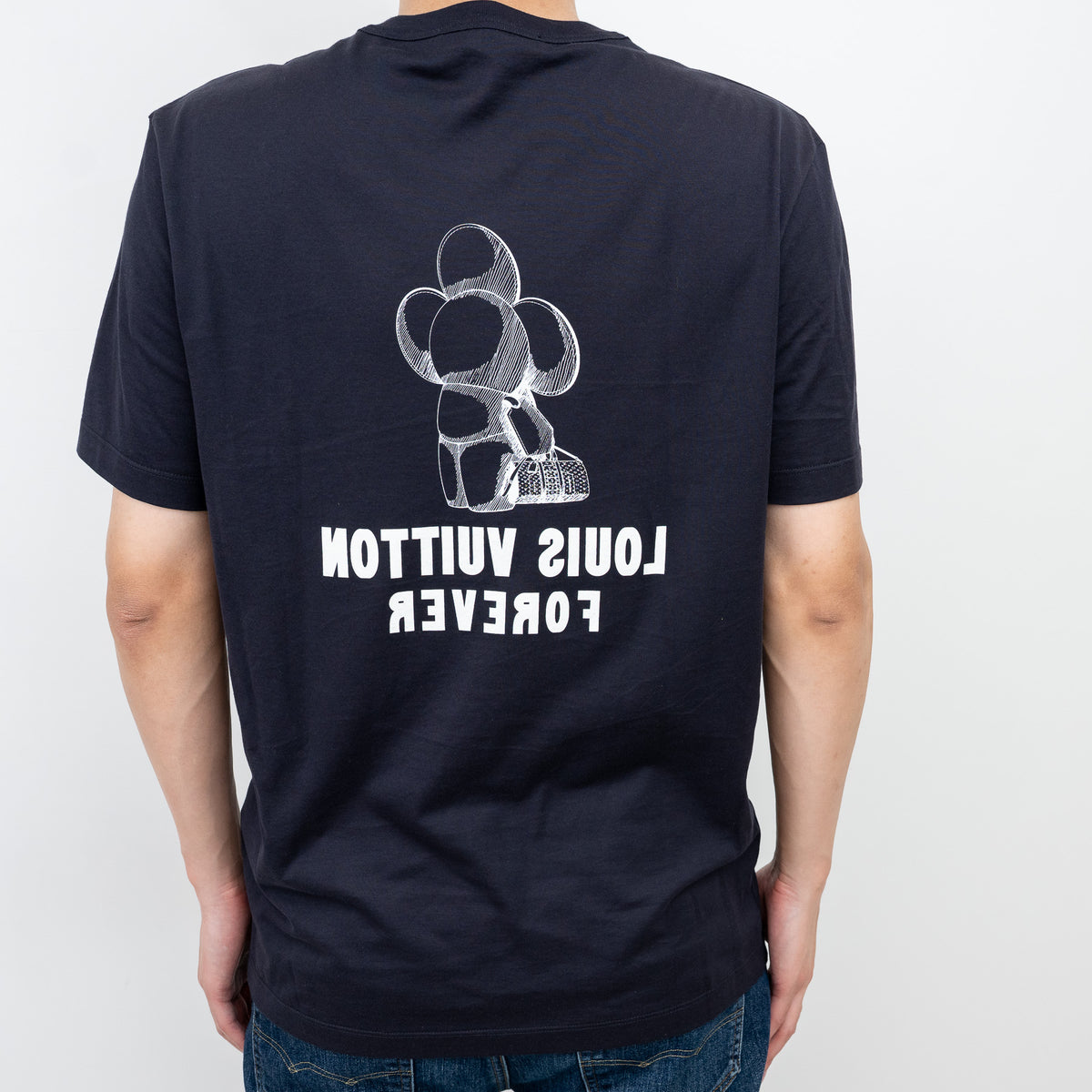 Louis Vuitton Navy T-Shirt with White Graphic Size M