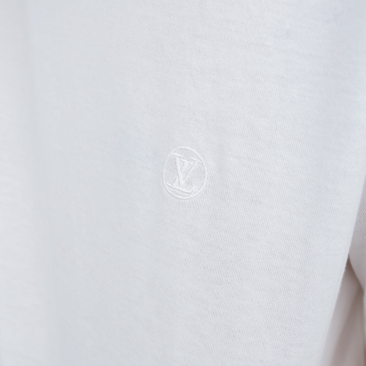 Louis Vuitton White T-Shirt with Embroidered Logo Size XL