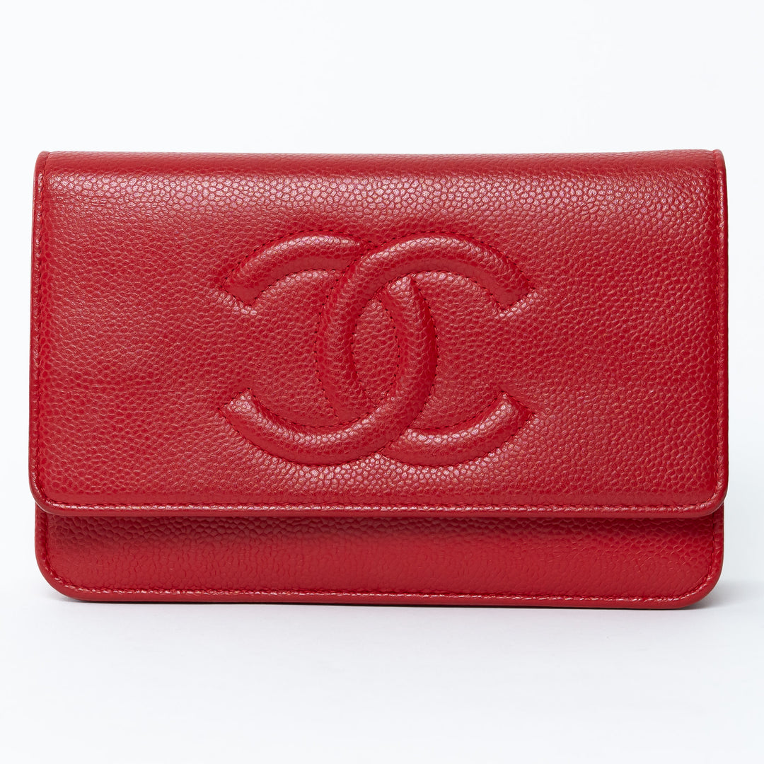 Chanel wallet on chain in red