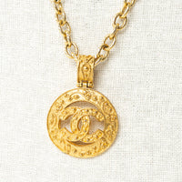 Pre-Loved Chanel™ Faux Gold Necklace with Interlocking Logo