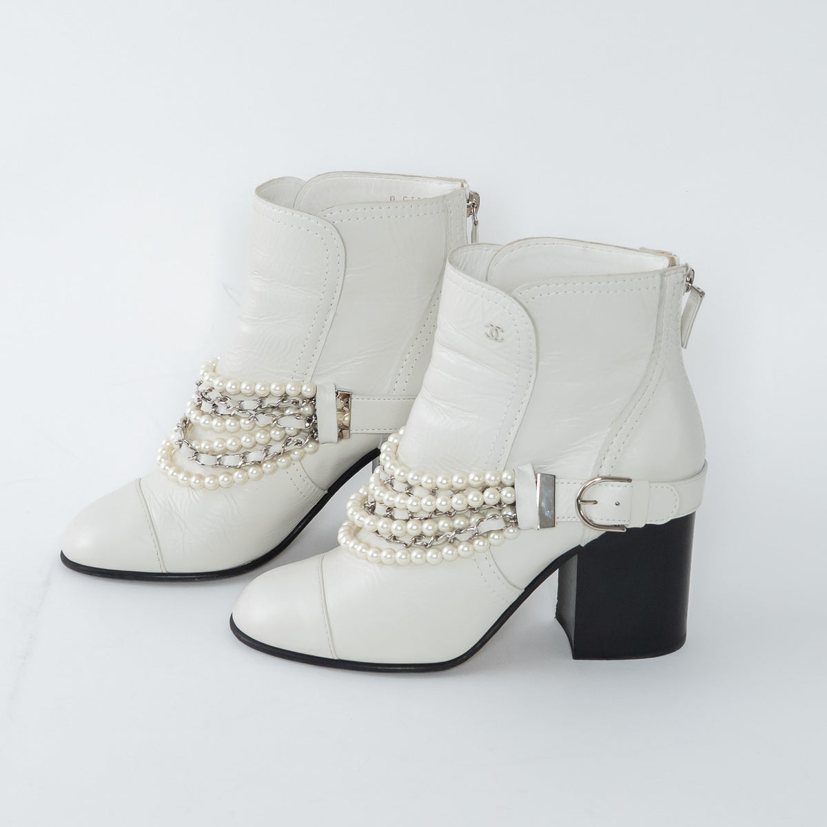 Pre-Loved Chanel™ White Leather Faux Pearl Boots Size 38.5
