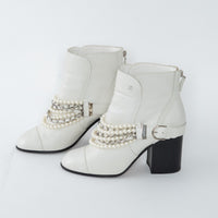 Pre-Loved Chanel™ White Leather Faux Pearl Boots Size 38.5
