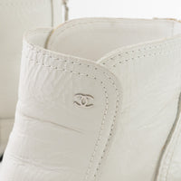 Pre-Loved Chanel™ White Leather Faux Pearl Boots Size 38.5