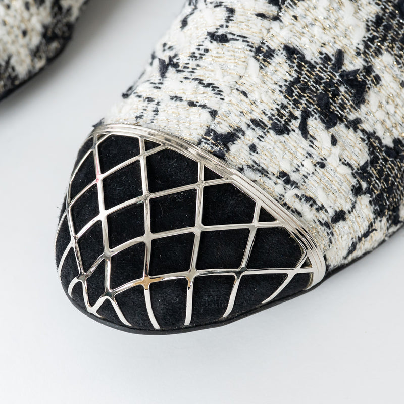 Pre-Loved Chanel™ White and Black Tweed Floral Boots Size 39